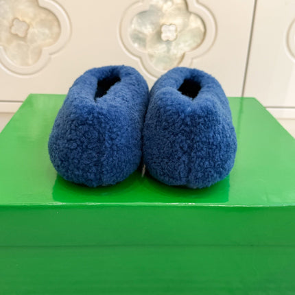 BOTTEGA VENETA 26S BALLET FLATS IN COBALT BLUE SHEARLING