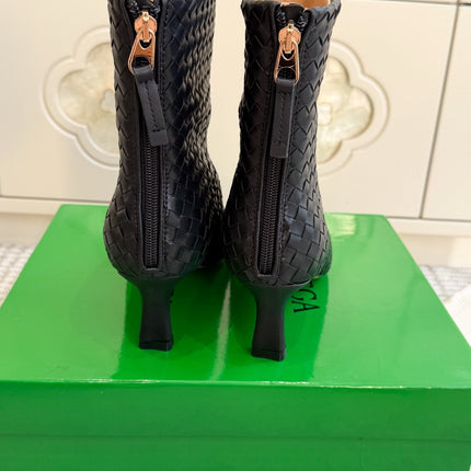 BOTTEGA VENETA 26S ANKLE BOOTS 45 MM IN BLACK BRAIDED LAMBSKIN