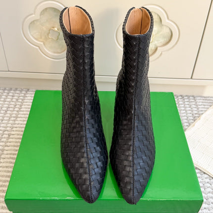 BOTTEGA VENETA 26S ANKLE BOOTS 45 MM IN BLACK BRAIDED LAMBSKIN