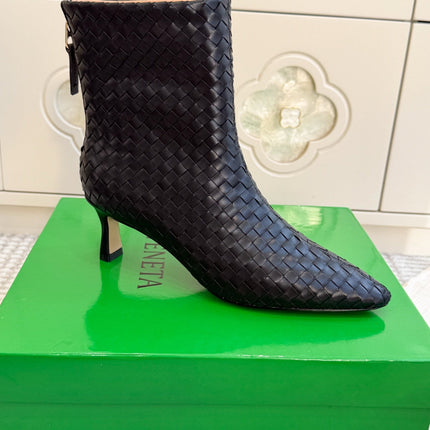 BOTTEGA VENETA 26S ANKLE BOOTS 45 MM IN BLACK BRAIDED LAMBSKIN