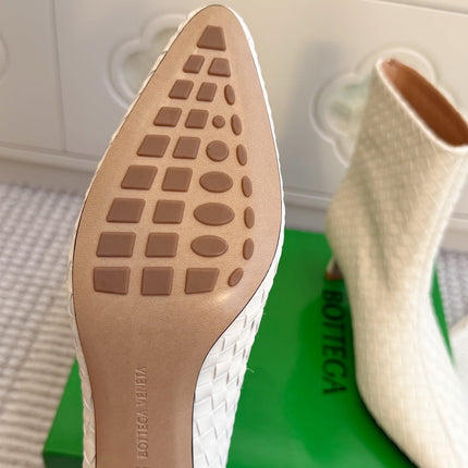 BOTTEGA VENETA 26S ANKLE BOOTS 45 MM IN CREAM WHITE BRAIDED LAMBSKIN