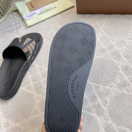 BURBERRY 26S CHECK PRINT RUBBER SLIDES IN BLACK BEIGE CALFSKIN