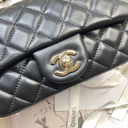 CHANEL 26S FLAP BAG 20 IN BLACK LAMBSKIN
