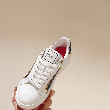 BALMAIN 26S SNEAKERS IN WHITE CALFSKIN AND BLUE CANVAS WITH LIGHT PINK SOLE