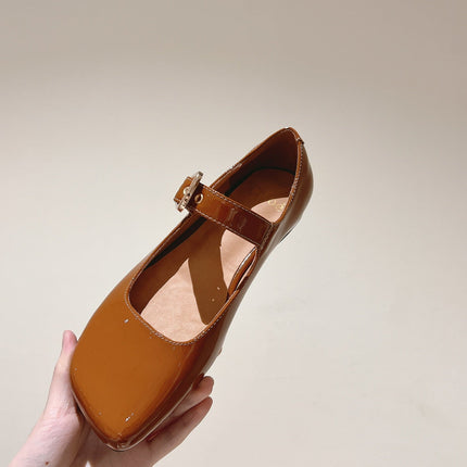 CHLOÉ 26S MARY JANE FLATS IN BROWN GLOSSY CALFSKIN
