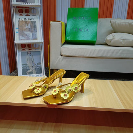 BOTTEGA VENETA 26S THONG SANDALS 90 MM IN GOLD LAMBSKIN