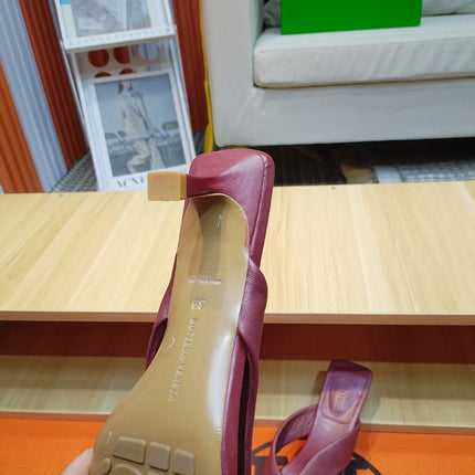 BOTTEGA VENETA 26S HEEL SANDALS 50 MM IN DARK RED LAMBSKIN
