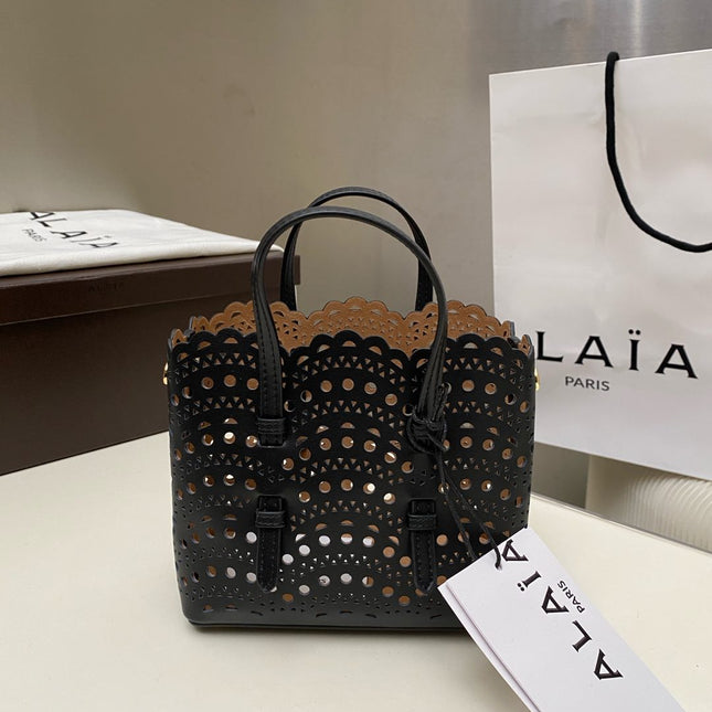 MINA 16 BAG IN BLACK VIENNA WAVE CALFSKIN