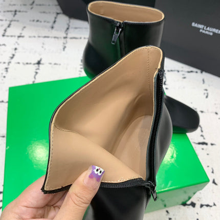 BOTTEGA VENETA 26S ANKLE BOOTS 90 MM IN BLACK CALFSKIN