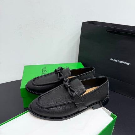 BOTTEGA VENETA 26S LOAFERS IN BLACK GRAINED CALFSKIN