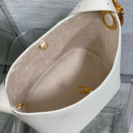 DIOR 26S MEDAILLON BUCKET BAG 26 IN IVORY WHITE GRAINED CALFSKIN GOLD HARDWARE