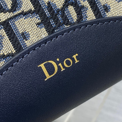 DIOR 26S MEDAILLON BUCKET BAG 19 IN BLUE DIOR OBLIQUE JACQUARD AND CALFSKIN GOLD HARDWARE
