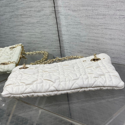 DIOR 26S MILLY-LA-FORET BAG 33 IN WHITE PUFFY MACROCANNAGE CALFSKIN GOLD HARDWARE