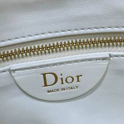 DIOR 26S MILLY-LA-FORET BAG 33 IN WHITE PUFFY MACROCANNAGE CALFSKIN GOLD HARDWARE