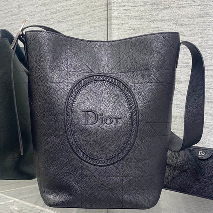 DIOR 26S MEDAILLON BUCKET BAG 34 IN BLACK MACROCANNAGE GRAINED CALFSKIN SILVER HARDWARE