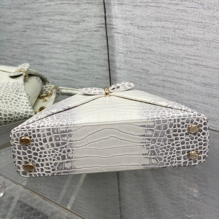 DIOR 26S CIGALE BAG 28 IN WHITE AND GRAY CROCODILE-EMBOSSED CALFSKIN GOLD HARDWARE
