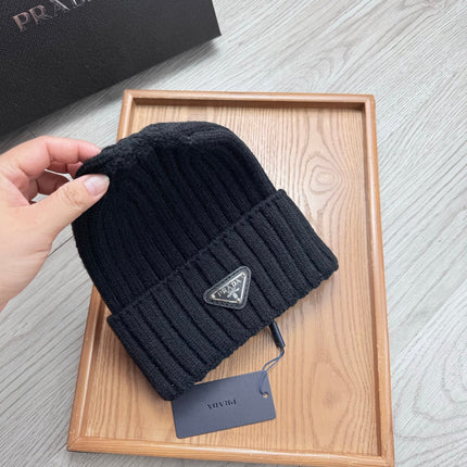 PRADA 26S BEANIE HAT 521042