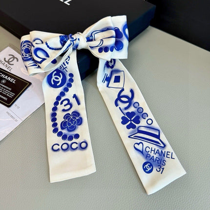 CHANEL 26S TWILLY SCARF 120 IN SILK 502602