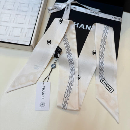 CHANEL 26S TWILLY SCARF 120 IN SILK 440963