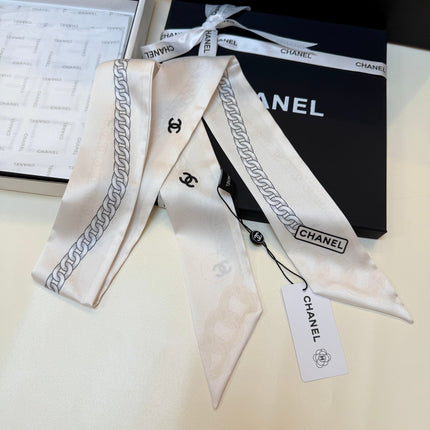 CHANEL 26S TWILLY SCARF 120 IN SILK 440963