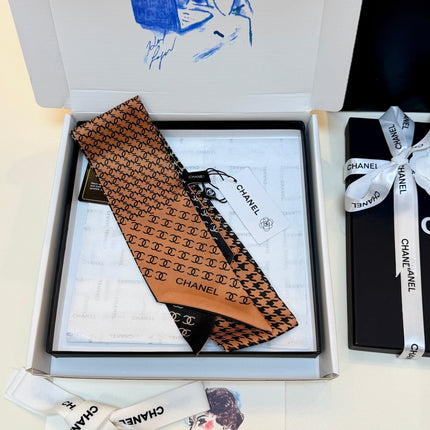 CHANEL 26S TWILLY SCARF 120 IN SILK 502611