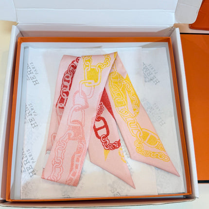 HERMES 26S TWILLY SCARF 86 IN SILK 492625