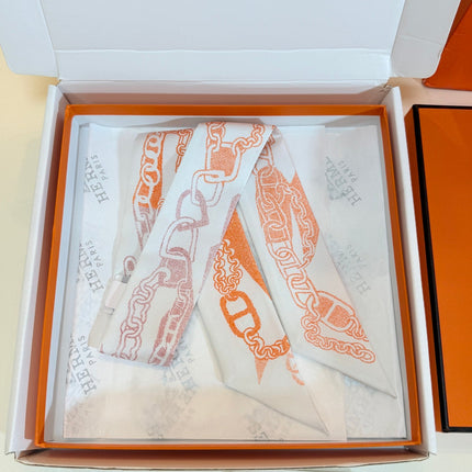 HERMES 26S TWILLY SCARF 86 IN SILK 492626