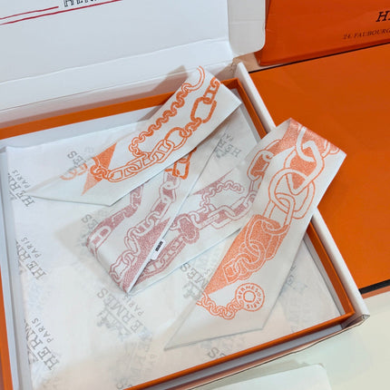 HERMES 26S TWILLY SCARF 86 IN SILK 492626