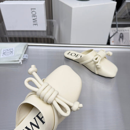 LOEWE 26S MULE LOAFERS IN IVORY WHITE CALFSKIN KNOT DETAIL
