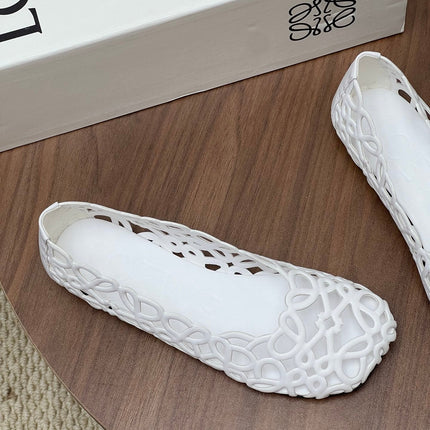 LOEWE 26S ANAGRAM CUT OUT BALLET FLATS IN WHITE CALFSKIN