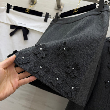 CHANEL 26S WOOL JACKET AND SKIRT SET 870