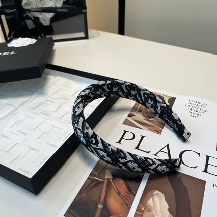 DIOR 26S HEADBAND IN BLACK AND WHITE FABRIC 500685