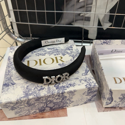 DIOR 26S HEADBAND IN BLACK SATIN 500617