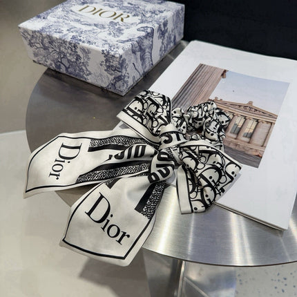 DIOR 26S BOW SCRUNCHIE IN BLACK AND WHITE SILK 505307