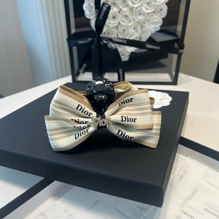 DIOR 26S BOW HAIR CLIP IN WHITE AND BEIGE FABRIC 512123