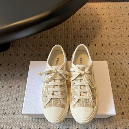 DIOR 26S LOW-TOP SNEAKER 35MM IN BEIGE OBLIQUE EMBROIDERED CANVAS