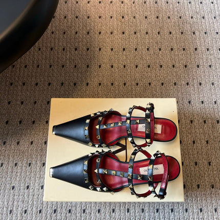 VALENTINO 26S ROCKSTUD HIGH HEELS 40 MM IN BLACK CALFSKIN