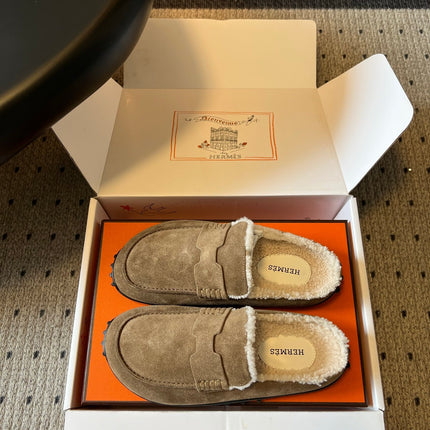 HM 26S DESTIN MULES IN GREYISH BEIGE SUEDE