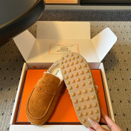 HM 26S DESTIN MULES IN COGNAC BROWN SUEDE
