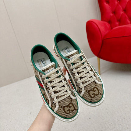 GUCCI 26S LOW TOP SNEAKERS IN BROWN CANVAS STYLE 23
