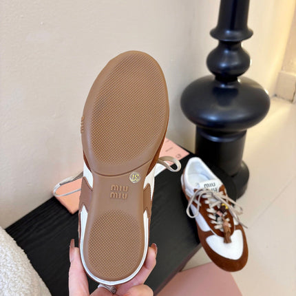 MIUMIU 26S SNEAKERS IN WHITE AND CARAMEL BROWN SUEDE AND MESH