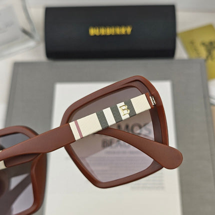 BURBERRY 26S ROUNDED SQUARE FRAME IN ACETATE 424756