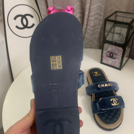 CHANEL 26S SLIDE SANDALS IN BLUE VELVET AND CALFSKIN WITH ROPE SOLE GOLD HARDWARE