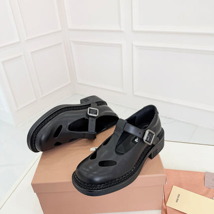 MIUMIU 26S SANDAL 35MM IN BLACK CALFSKIN WITH STYLIZED T-STRING