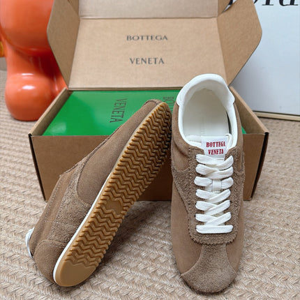 BOTTEGA VENETA 26S LOW TOP SNEAKERS IN LIGHT BROWN SUEDE