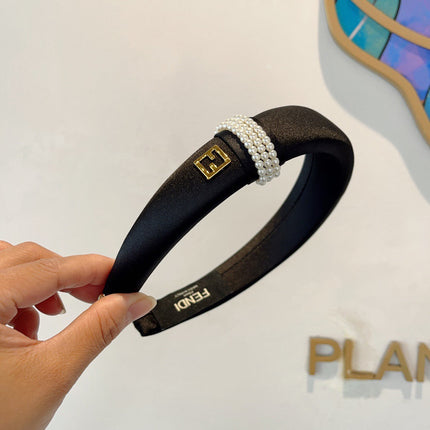 DIOR 26S HEADBAND IN BLACK LEATHER 496699