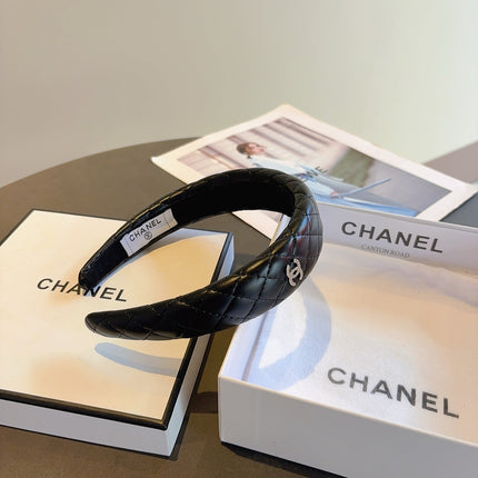 CHANEL 26S HEADBANDS IN BLACK QUILTED LAMBSKIN 505348