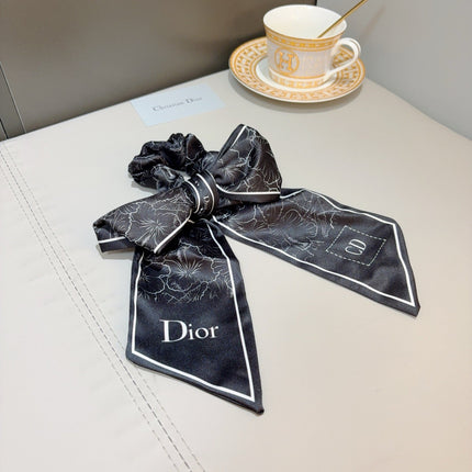 DIOR 26S BOW SCRUNCHIE IN BLACK AND WHITE SILK 512033