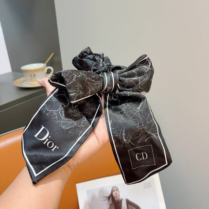 DIOR 26S BOW SCRUNCHIE IN BLACK AND WHITE SILK 512033