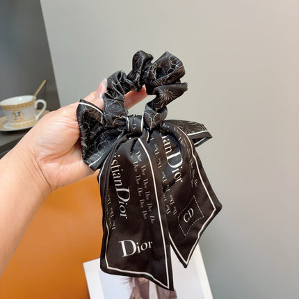 DIOR 26S BOW SCRUNCHIE IN BLACK AND WHITE SILK 512033